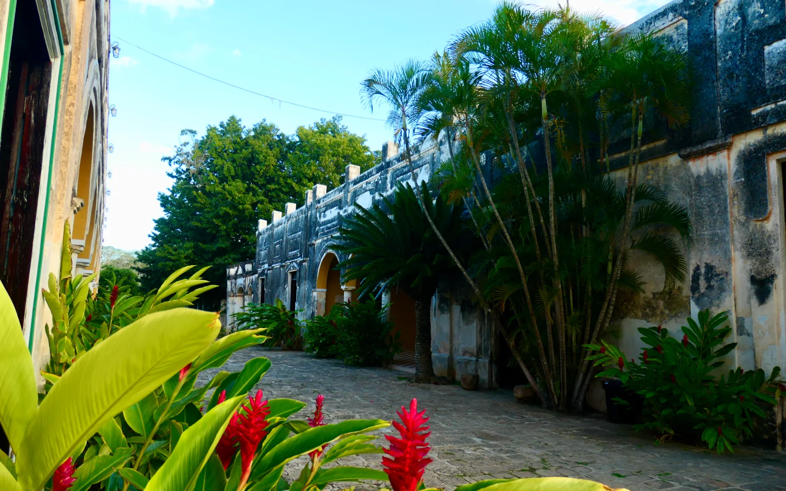 Transfer to Uxmal and Yaxcopoil