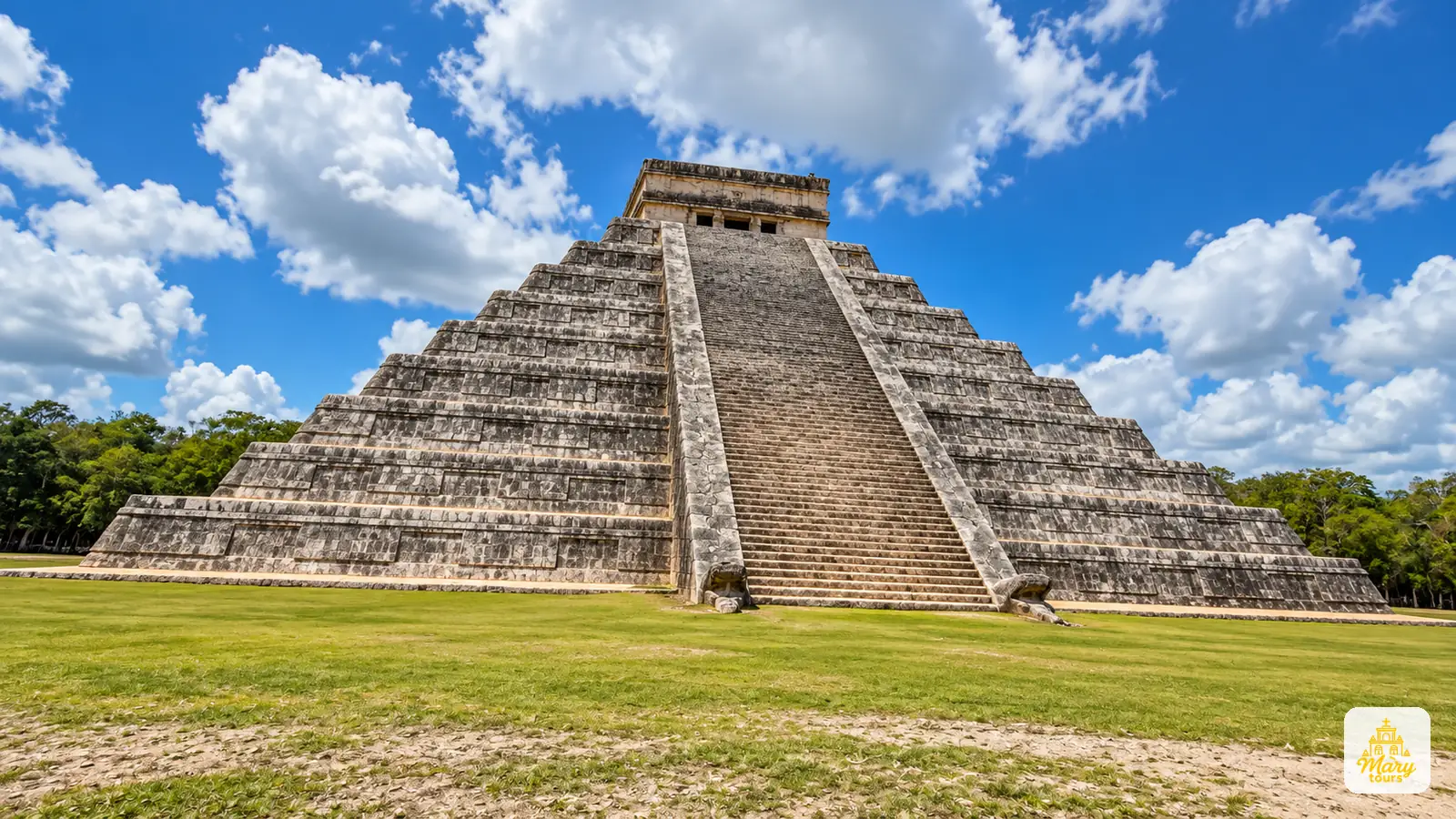 El Castillo at the Chichén Itzá archaeological site