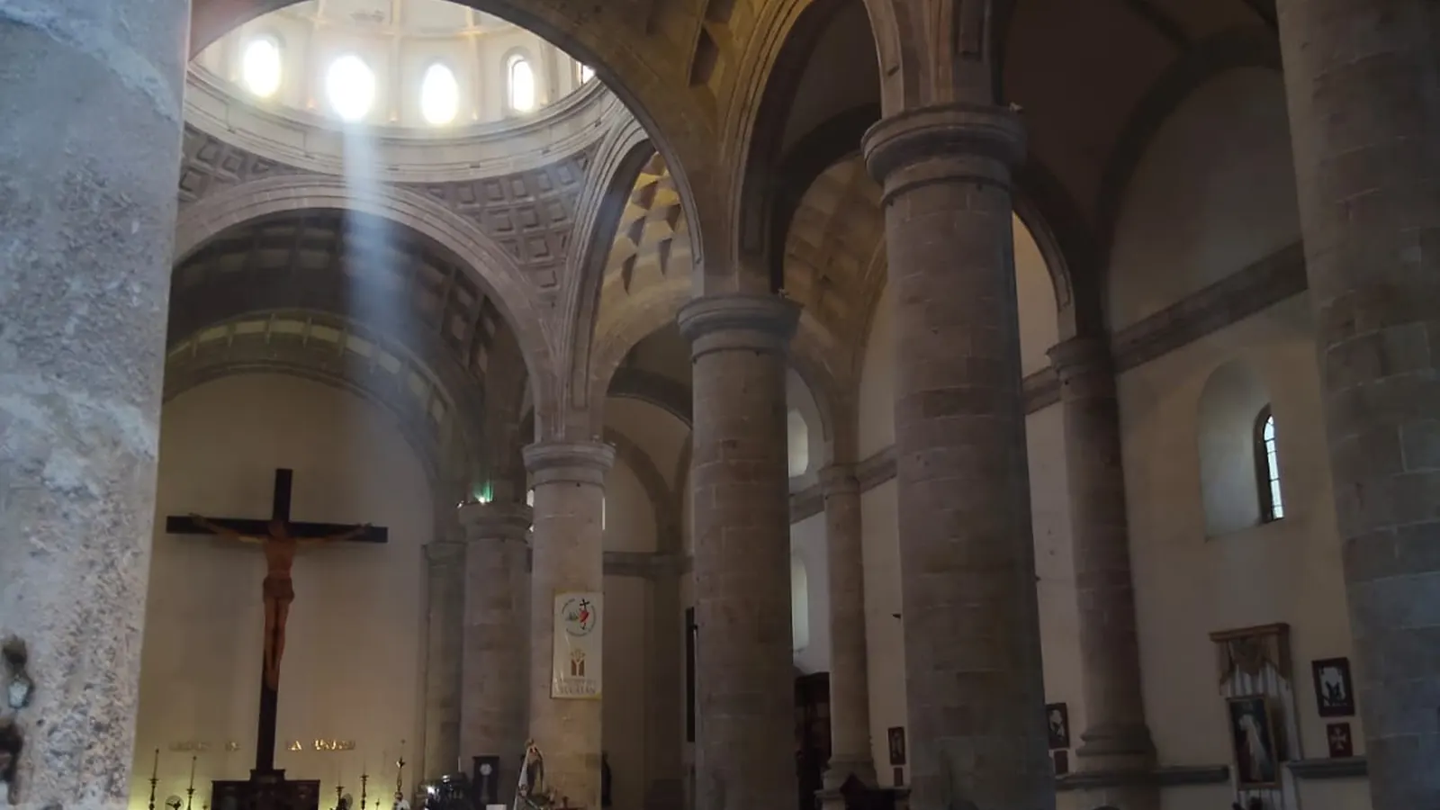 Interior of San Ildefonso Cathedral in Mérida